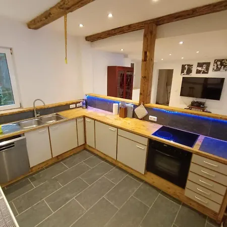 Altes Haus, Untere Etage Appartamento *